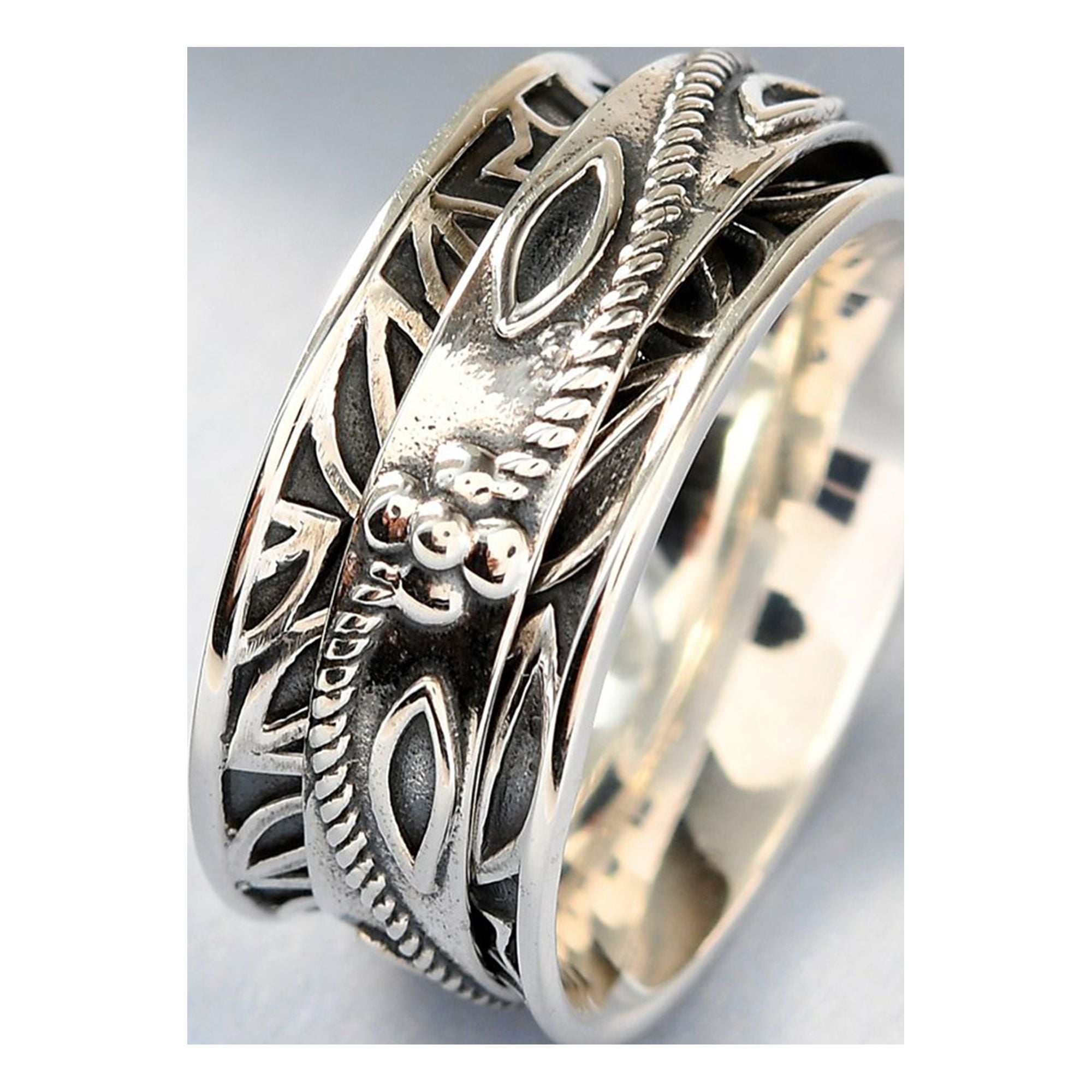Magnus Silver Spinner Ring - Hebel Design